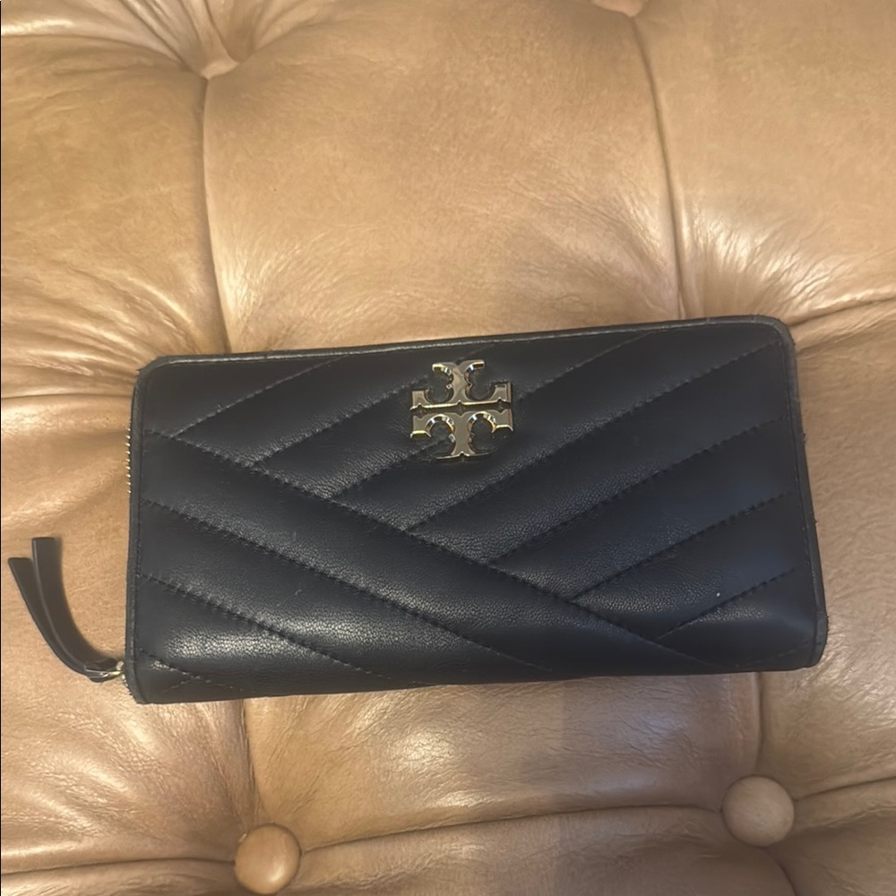Tory Burch Black Quilted Zip-Around Wallet with Gold Logo-kira chevron zip